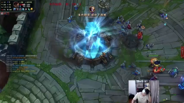 熊王c苦战知名上单霸哥！英雄对线弱势，霸哥果断使出绝技同化，哪知粉丝石头人一直越塔要签名！