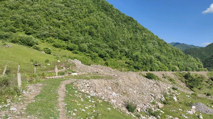 甘肃临夏县多支巴沟美丽风景