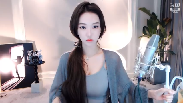 【2021-07-03 19点场】南妹儿呀：身高170的模特mm呀