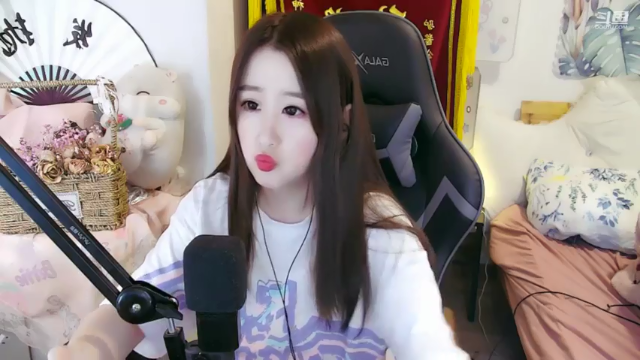 【2021-07-03 14点场】直播间最发抛的欣欣：今天有头，撸个妆，两点前来