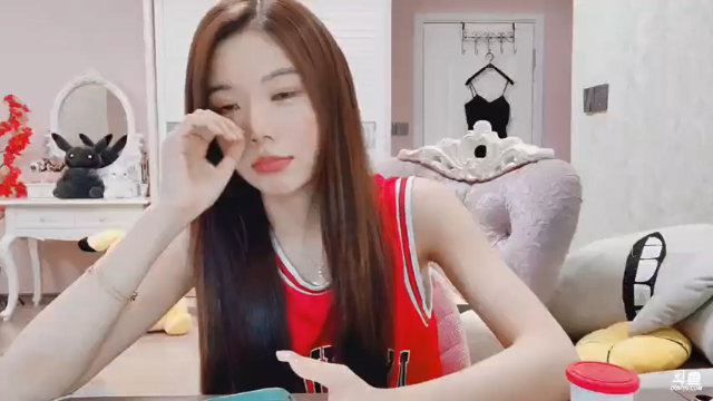 【2021-07-05 16点场】丽亚celiahunne：小姨子：加个油