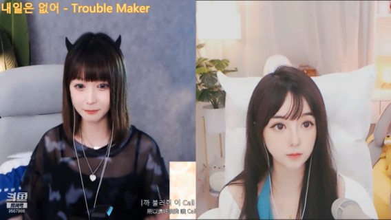 美女主播困困连麦，上下蹲很可爱