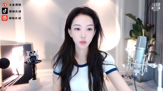 【2021-07-06 20点场】南妹儿呀：身高170的模特mm呀