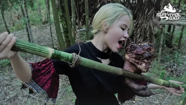 今天吃猪腿(1)户外怎么吃！？ 当然是BBQ拜托发财小手点关注，投币，三连哦