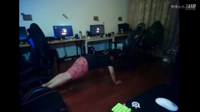 宾鹏满座，做个小惩罚