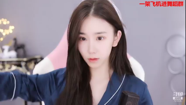 【2021-07-10 21点场】熊小怡呀：身体不舒服 素颜播一播