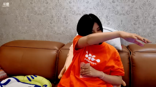 【2021-07-11 21点场】我是唐菲：今天七点来听歌喔