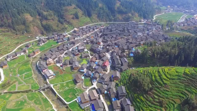 航拍 四川大山里的 美丽乡村
