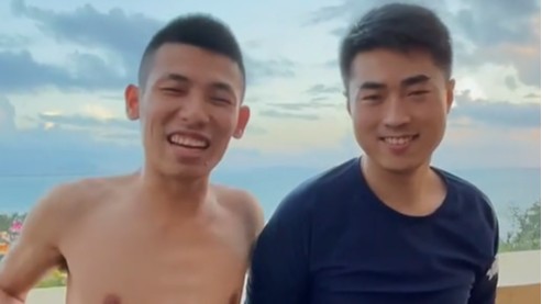 【旭旭宝宝】来三亚玩海神之跃，刚下去的一瞬间差点拉了哈哈