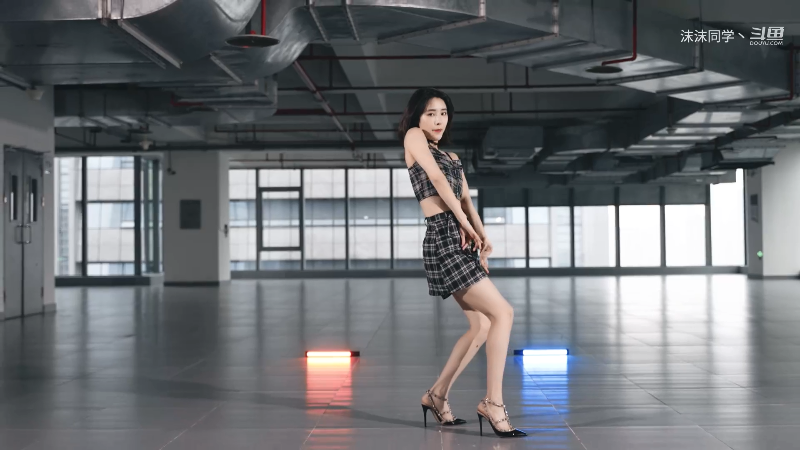 我在斗鱼看沫沫同学丶直播舞蹈