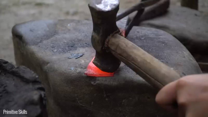 E69制作木匠工具6【真人我的世界-空手发展-单人炼铁】