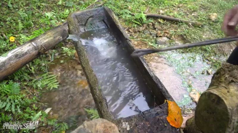 E64锻造农具十八班兵器14装备毕业【真人我的世界-空手发展-单人炼铁】