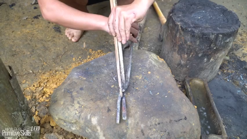 E62手工工具钳子及水果刀9【真人我的世界-空手发展-单人炼铁】