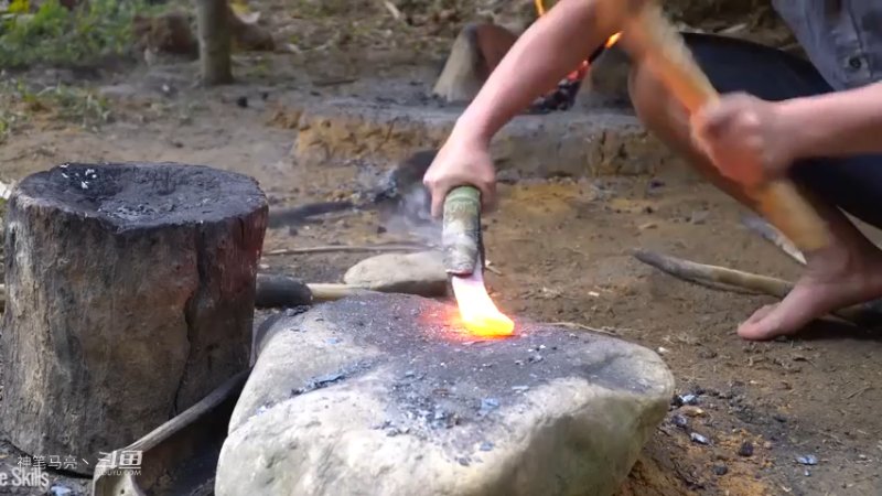 E61打铁！打一把40米的大菜刀12【真人我的世界-空手发展-单人炼铁】