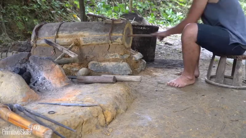 E62手工工具钳子及水果刀14【真人我的世界-空手发展-单人炼铁】