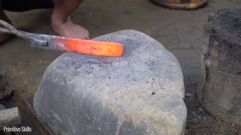 E69制作木匠工具2【真人我的世界-空手发展-单人炼铁】