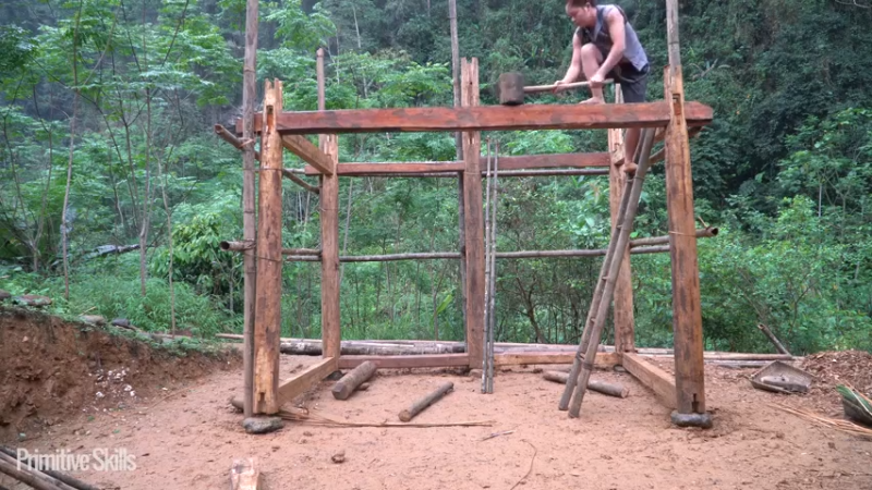 E70第一件木屋14【真人我的世界-空手发展-单人炼铁】