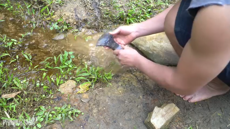 E66新手村斧头终于退休12锻造大斧【真人我的世界-空手发展-单人炼铁】