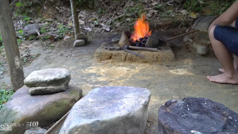 E67锻造锄头种植玉米3【真人我的世界-空手发展-单人炼铁】