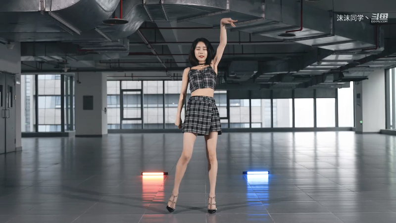 我在斗鱼看沫沫同学丶直播舞蹈