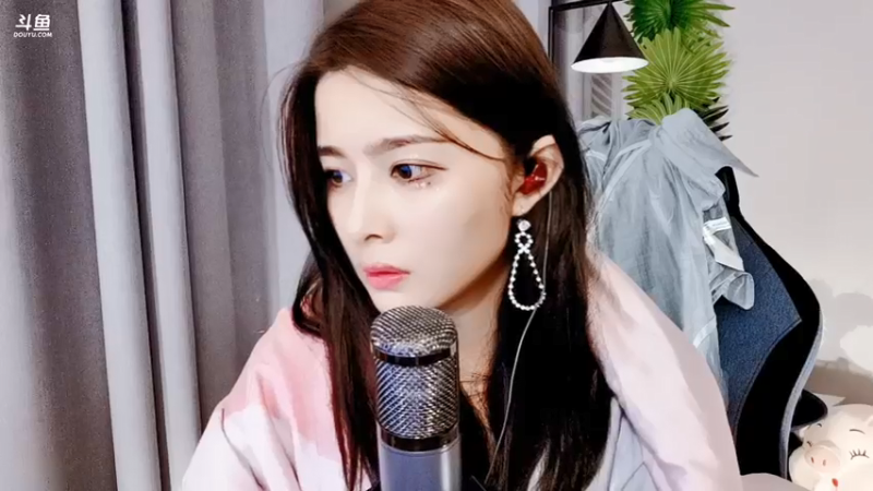 【2021-07-14 18点场】果冻cc007：世间所有的相遇都是久别重逢～