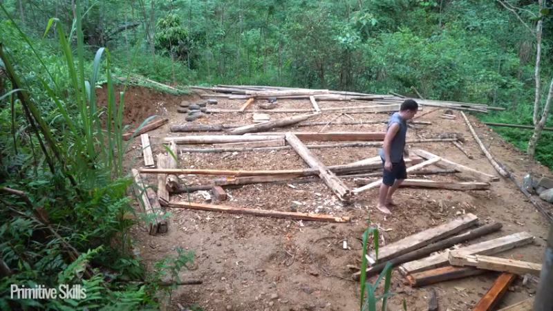 E70第一件木屋11【真人我的世界-空手发展-单人炼铁】