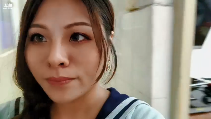 【2021-07-15 18点场】小泰一泰国户外一：失踪人口回归~!泰国美食 好吃 好吃！