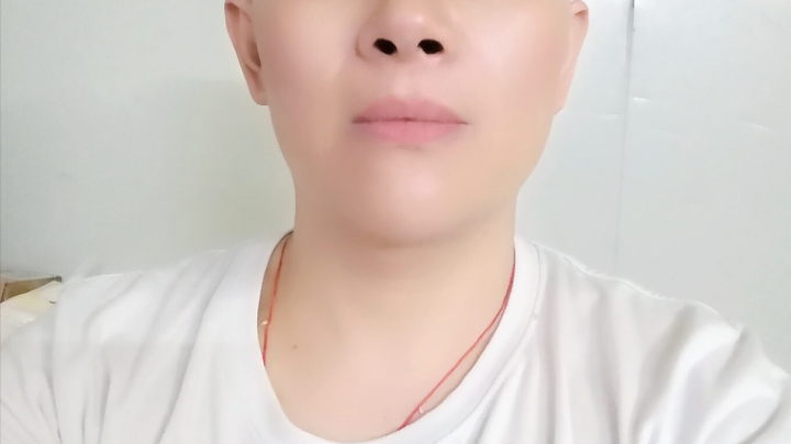爱唱k的大叔。