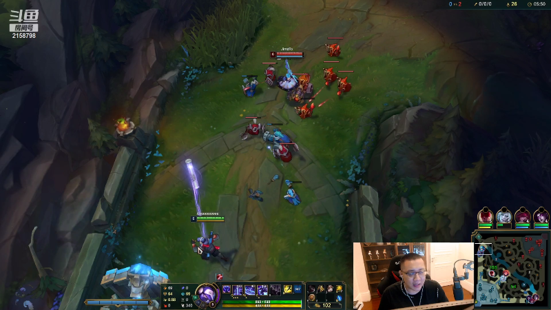 我在斗鱼看小鱼小鱼吃虾米直播户外