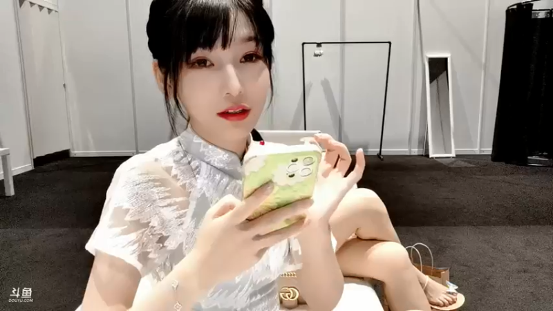 【2021-07-17 19点场】叶知秋Vanessa：叶知秋：乌镇参加活动 不定时开播