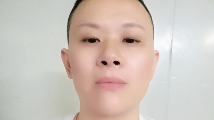 爱唱粤语歌的大叔！