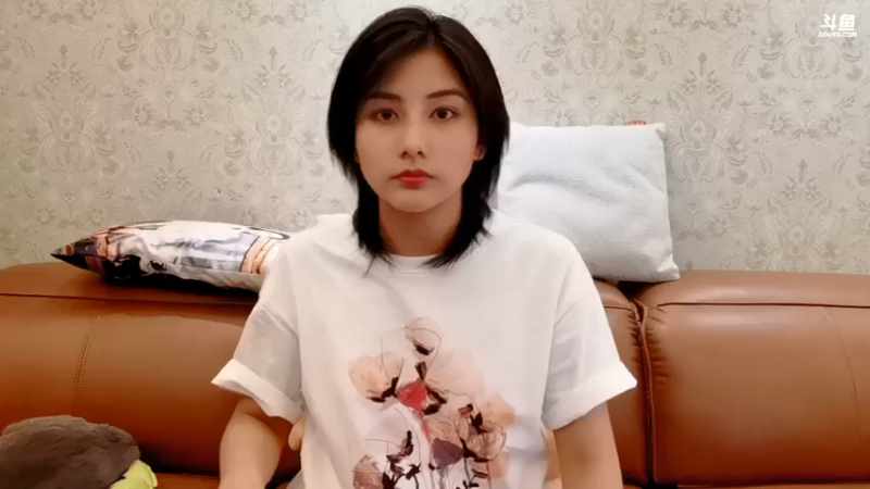 【2021-07-19 19点场】我是唐菲：晚一点唱歌喔