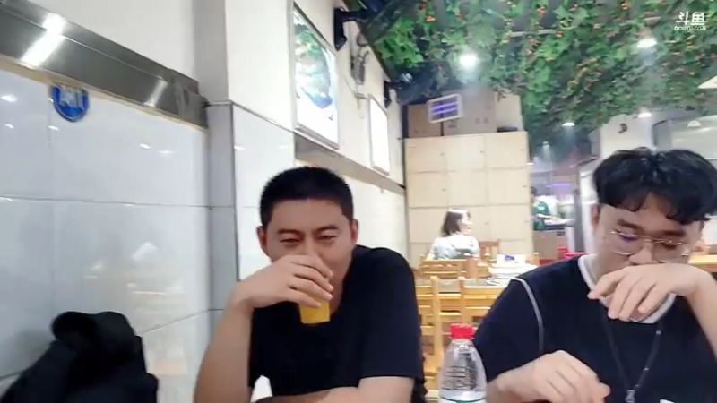 【2021-07-16 00点场】百变姑姑肖淑洁：淑洁:巨热的武汉欢迎房管们