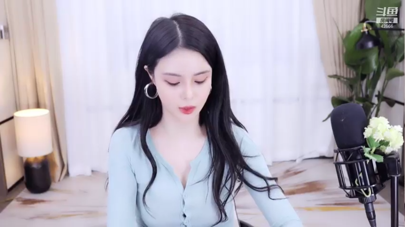 【2021-07-20 21点场】苏恩Olivia：苏恩 ；晚上好呀