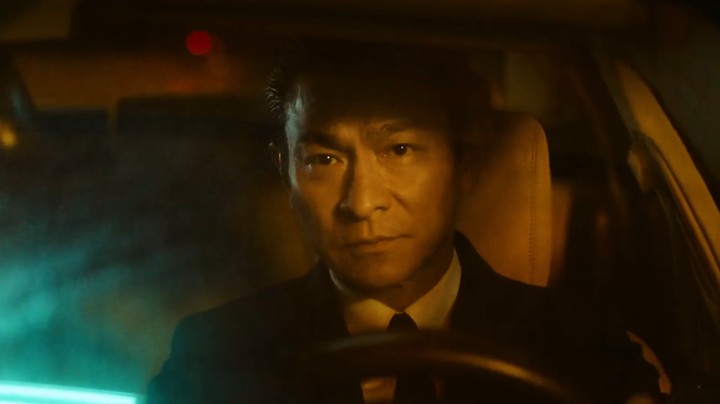 人潮汹涌：无意中被摔倒失忆 ，陈小萌从此走向人生巅峰