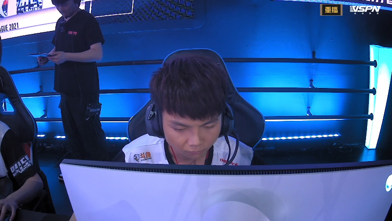 我在斗鱼看穿越火线运营团队直播穿越火线