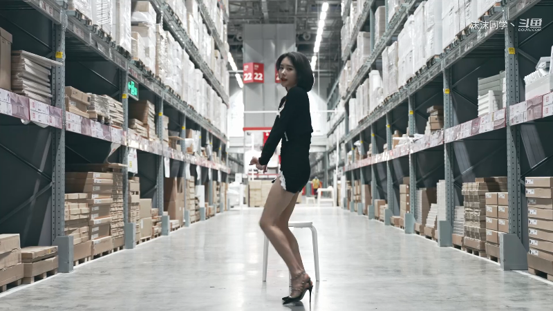 我在斗鱼看沫沫同学丶直播舞蹈