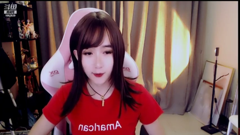 【2021-07-25 22点场】哈尼九：有一个美女在直播哦