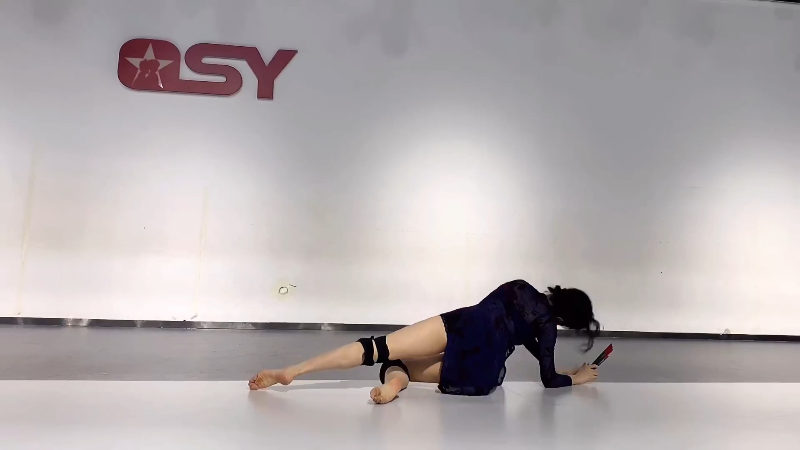 我在斗鱼看沫沫同学丶直播舞蹈