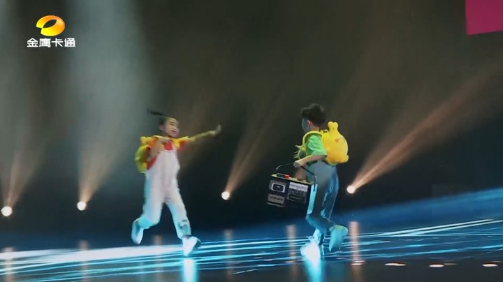 【跳舞吧少年·舞蹈纯享版】年纪最小，炸翻全场的跳跳糖组合