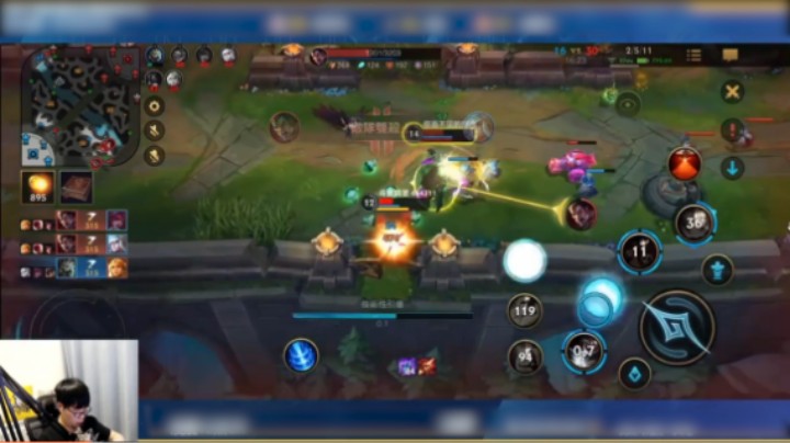 鸣圣左手炸弹人右手皎月轻松上分