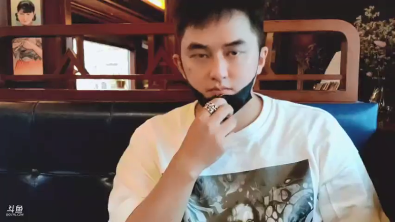 【2021-07-29 18点场】草莓：草莓：18:30逃脱吧 主播全员营救