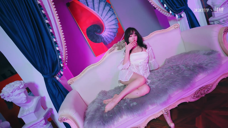 我在斗鱼看沫沫同学丶直播舞蹈