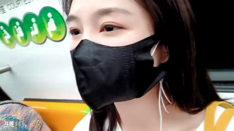 【2021-07-29 22点场】百变姑姑肖淑洁：淑洁:我在上海