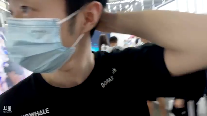 【2021-07-30 14点场】艺帝帝：出差中，送送荧光棒家人们，不定时户外