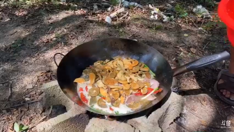 【2021-07-30 14点场】魅力生活i：水库打窝美食