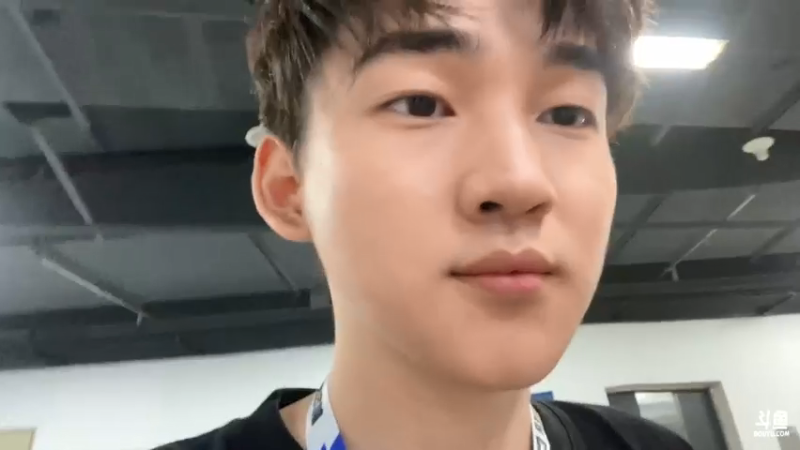 【2021-07-31 12点场】林熙Lxxi：去上海打超级杯啦！8.3号回来！记得看我