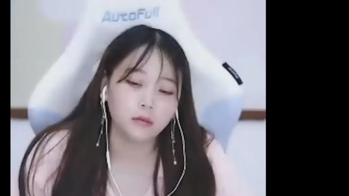 小天游戏撞小天被揍