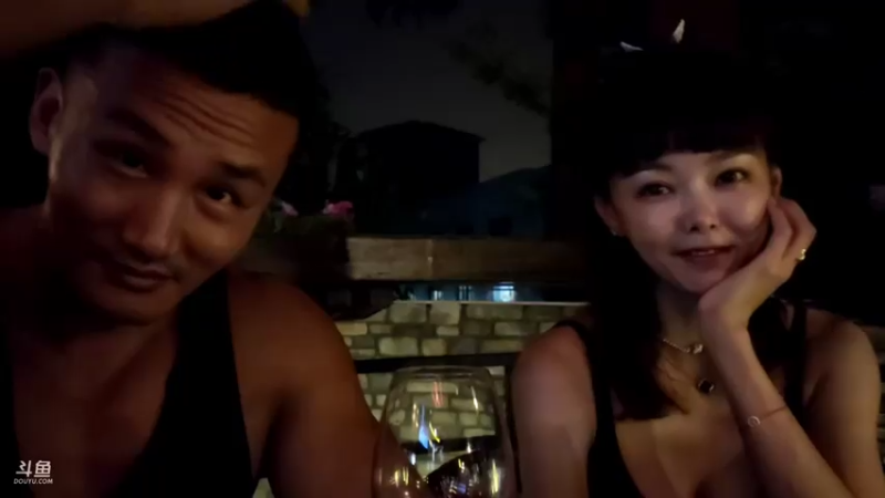 【2021-07-30 23点场】黑人毅：晚上约了个妹子一起直播