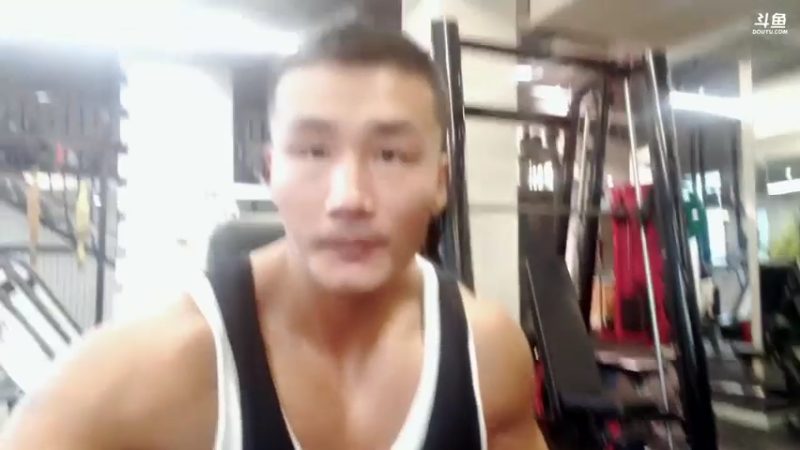 【2021-08-01 17点场】黑人毅：晚上约了个妹子一起直播